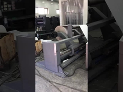 Flexografische drukmachine voor een enkelzijdig karton voordrukken