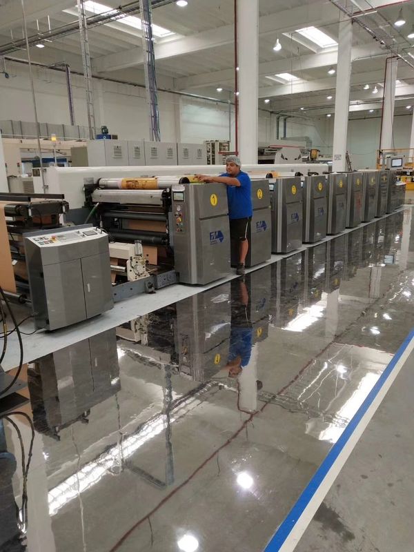 Flexodrukmachine voor eenzijdig papier met een maximale webbreedte van 1020/1320/1350 mm