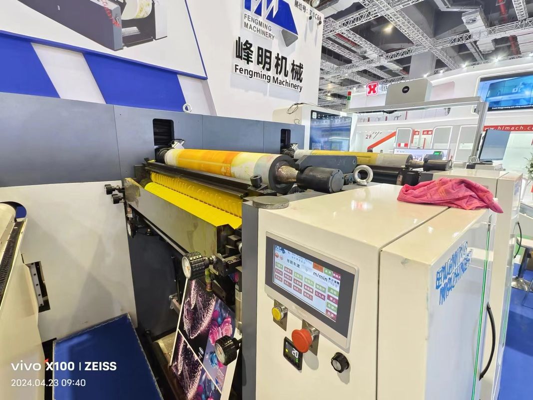 Flexodrukmachine met automatisch laden en lossen