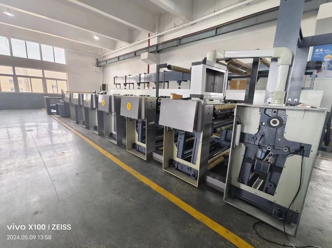 Flexodrukmachine voor kraftpapier, karton en inlegpapier