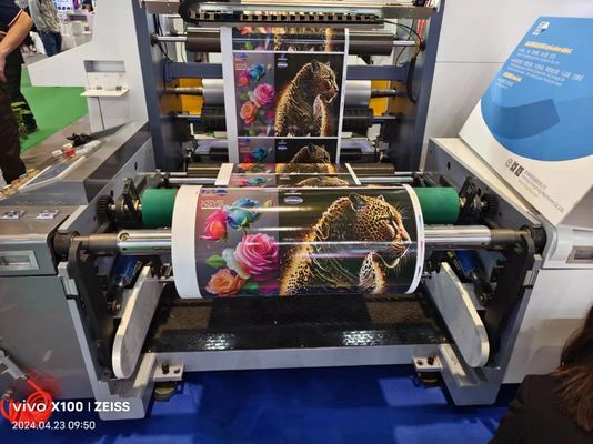 Flexodrukmachine voor eenstapsdrukken, droog- en terugrollen