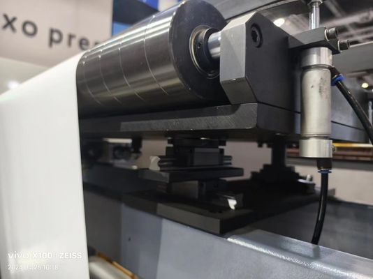 Flexodrukmachine met meerdere functies voor het drukken, drogen en terugspinnen