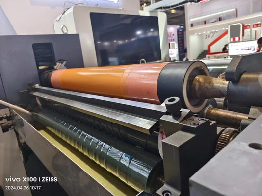 Flexodrukmachine met automatisch laden en lossen