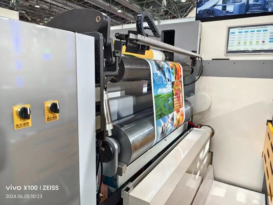 Flexodrukmachine met servo-aandrijving voor PET-film